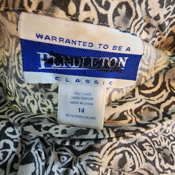 PENDLETON Women's Warranted To Be A Classic Blouse Size 14 Gray White Button - Picture 6 of 16